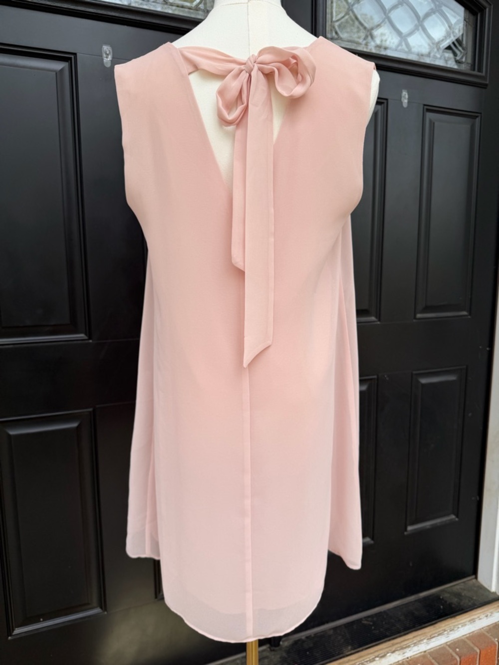 BCBG Elegant Sleeveless Pink V-Neck Dress Women’s Large - Picture 2 of 4